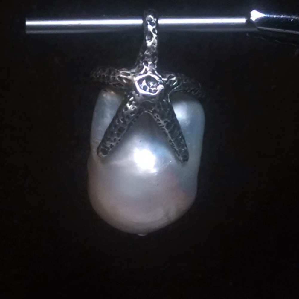 Hand crafted FW baroque pearl and starfish pendant